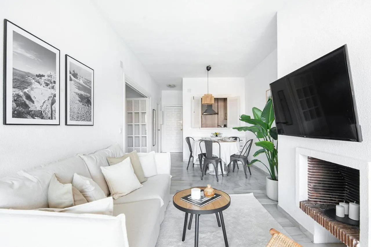 2Bdr Apartment With Sea View In Golden Mile, Marbella