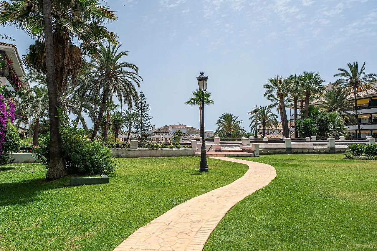 2Bdr Apartment With Sea View In Golden Mile, Marbella