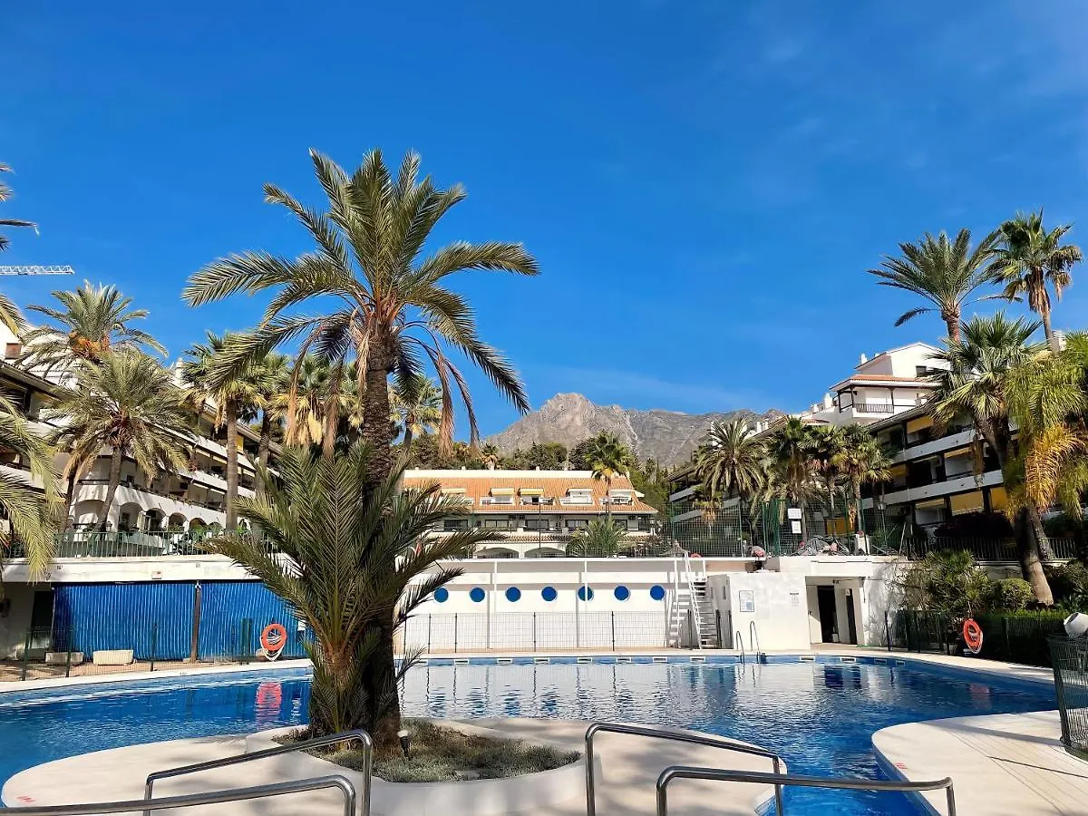 2Bdr Apartment With Sea View In Golden Mile, Marbella